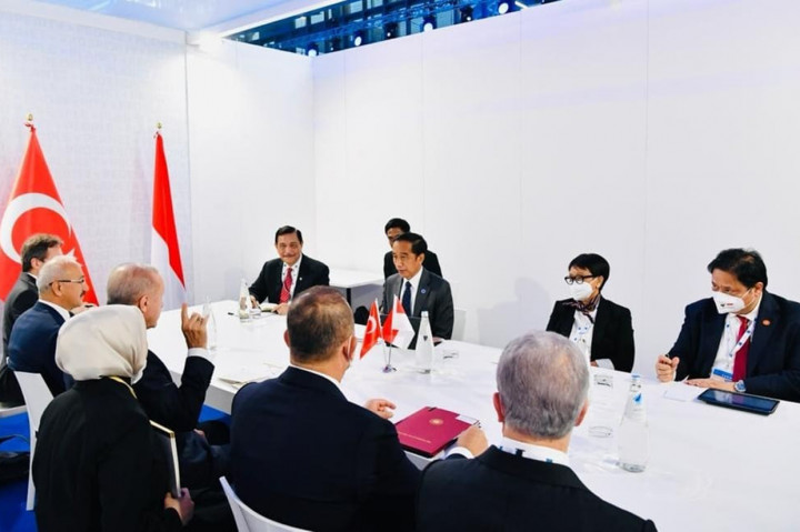 Terkait rencana kunjungan Presiden Erdogan ke Indonesia, Presiden Jokowi telah menerima laporan hasil kunjungan Menteri Luar Negeri Retno Marsudi ke Turki.