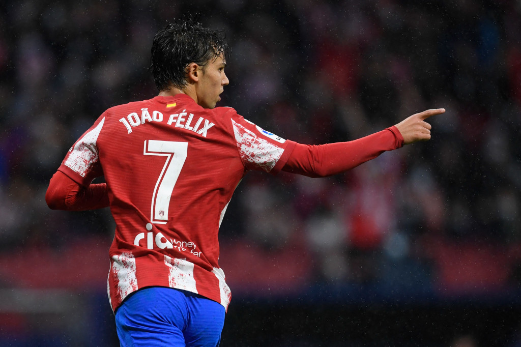 Joao Felix melakukan selebrasi usai mencetak gol ke gawang Real Betis dalam lanjutan pekan ke-12 Liga Spanyol di Wanda Metropolitano.