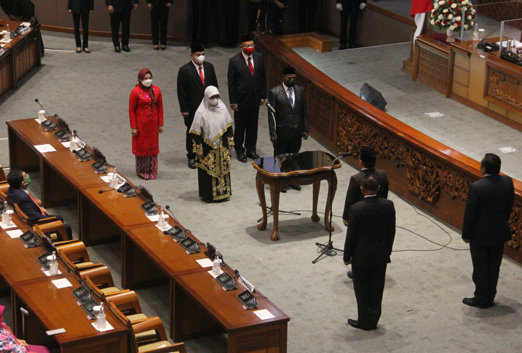 Rapat tersebut beragendakan pidato Ketua DPR pada Pembukaan Masa Persidangan II Tahun Sidang 2021-2022 dilanjutkan dengan pelantikan anggota DPR Pergantian Antar Waktu (PAW).