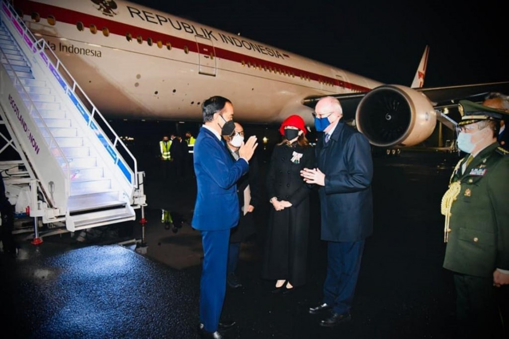 Setelah menghadiri rangkaian KTT G20 di Roma, Italia, Presiden Joko Widodo melanjutkan lawatannya ke Glasgow, Skotlandia. Jokowi hendak menghadiri KTT COP26.