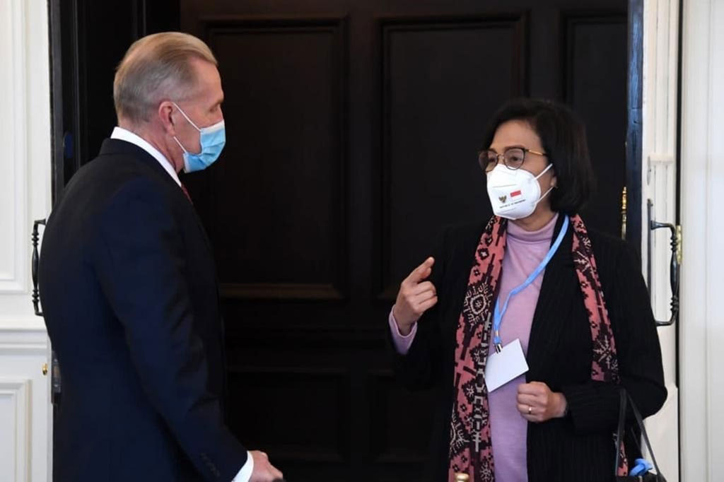 Tidak hanya itu, Presiden juga menjelaskan bahwa Indonesia memiliki potensi pengembangan kendaraan dan baterai listrik karena Indonesia memiliki kekayaan mineral, seperti nikel, tembaga, dan bauksit/aluminium. 