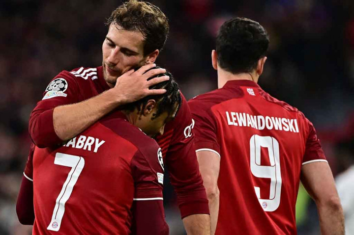 Enam menit berselang, Bayern berhasil menggandakan keunggulan lewat sepakan tumit Sergey Gnabry setelah mendapat umpan dari Leon Goretzka. Keunggulan menjadi 2-0.   Benfica sukses memperkecil ketinggalan pada menit ke-38 berkat sundulan Morato.