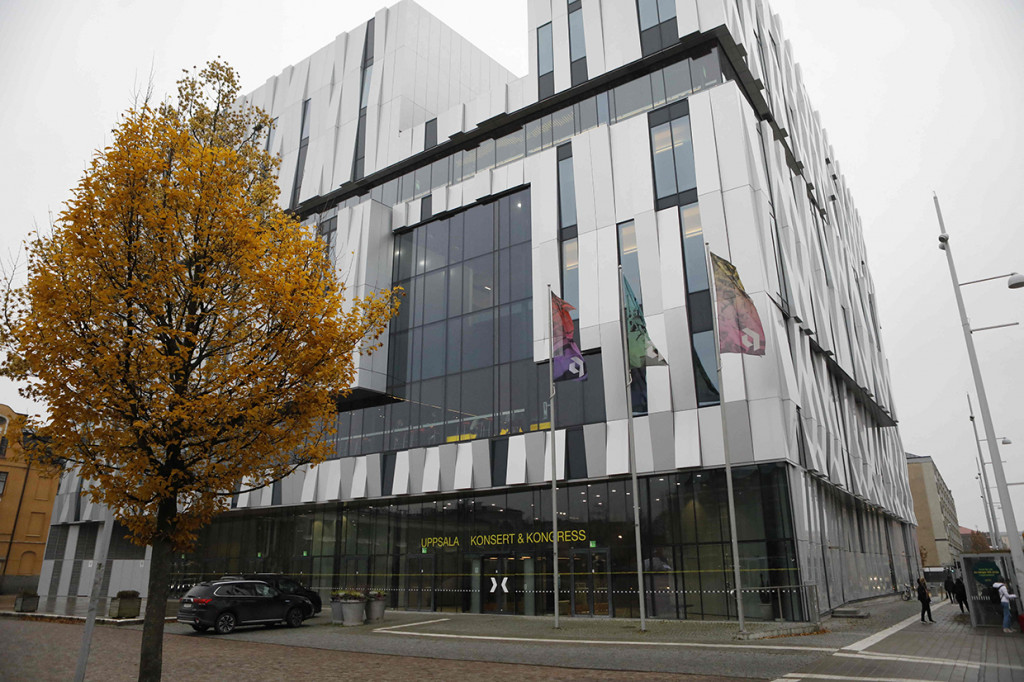 Acara tersebut semula dijadwalkan akan dimulai pada Selasa, 2 November 2021, pukul 19.30 waktu setempat. Namun sayang, acara harus dibatalkan karena adanya insiden yang terjadi sebelum pukul 7 malam waktu setempat itu.