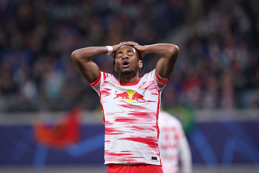 Leipzig berpeluang menyamakan kedudukan lewat sepakan Dominik Szoboszlai pada menit ke-72, namun bola masih melenceng ke kiri gawang PSG yang dikawal Donnarumma. 10 menit kemudian tandukan Nkunku masih dimentahkan Donnarumma.