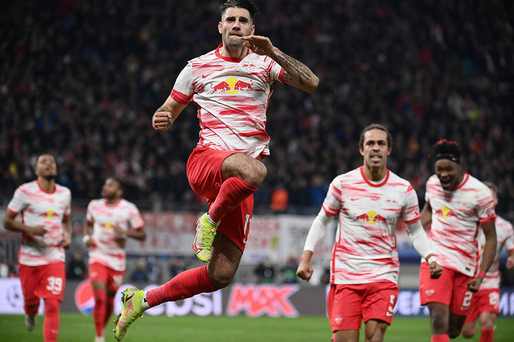 Saat PSG hampir membawa pulang tiga poin, mereka mendapatkan hukuman penalti setelah Donnarumma melanggar Nkunku. Dominik Szoboszlai menjalankan tugasnya dengan baik sehingga kedudukan berubah 2-2 sampai laga ini selesai. 