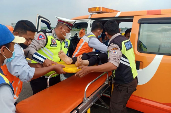 Para korban telah dievakuasi, tiga orang yang luka dibawa ke RS Kertosono Nganjuk dan korban meninggal dunia dibawa ke Rs Bhayangkara Surabaya, Jawa Timur.