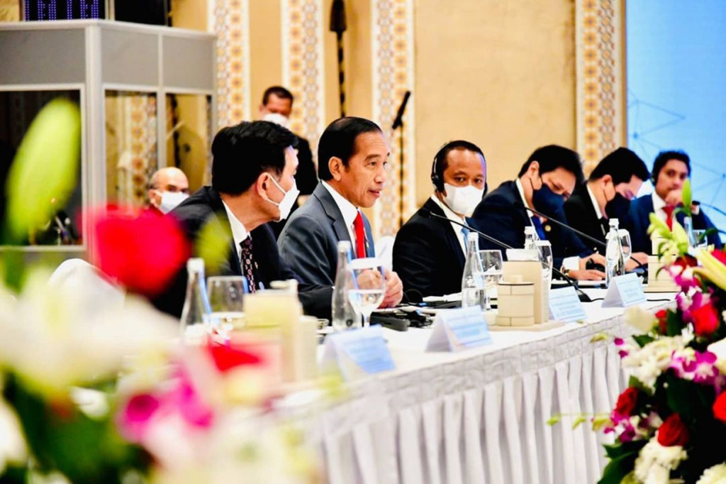 Presiden Joko Widodo menyampaikan tiga sektor pembangunan di Indonesia yang bisa dijadikan prioritas kerja sama antara Indonesia dan Persatuan Emirat Arab (PEA).
