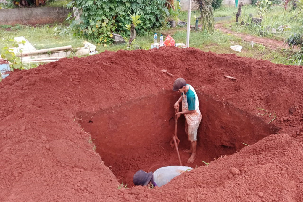 Rencananya jenazah Vanessa Angel dan Bibi Ardiansyah akan dimakamkan pada pukul 09:00 WIB di Taman Makam Islam Malaka, Jakarta Selatan.