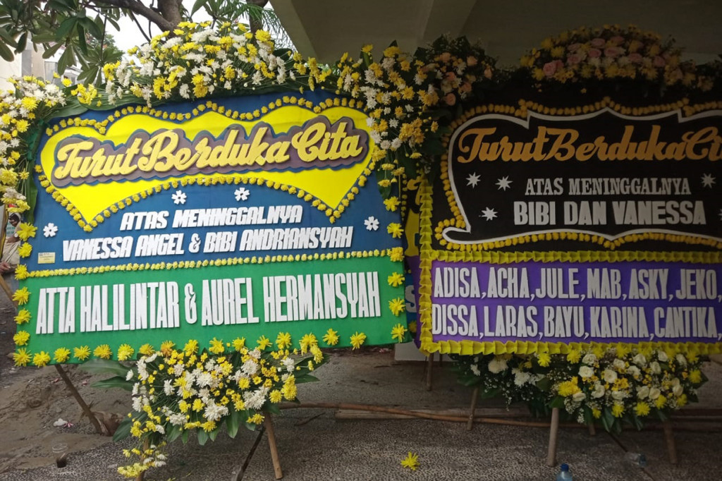 Jenazah Vanessa dan Bibi akan dimakamkan pada pukul 09:00 WIB di Taman Makam Islam Malaka, Jakarta Selatan.