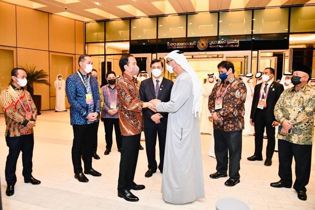 Mobil yang ditumpangi Presiden pun melaju perlahan menuju bandara, mengantarkan Kepala Negara untuk pulang ke Indonesia. 