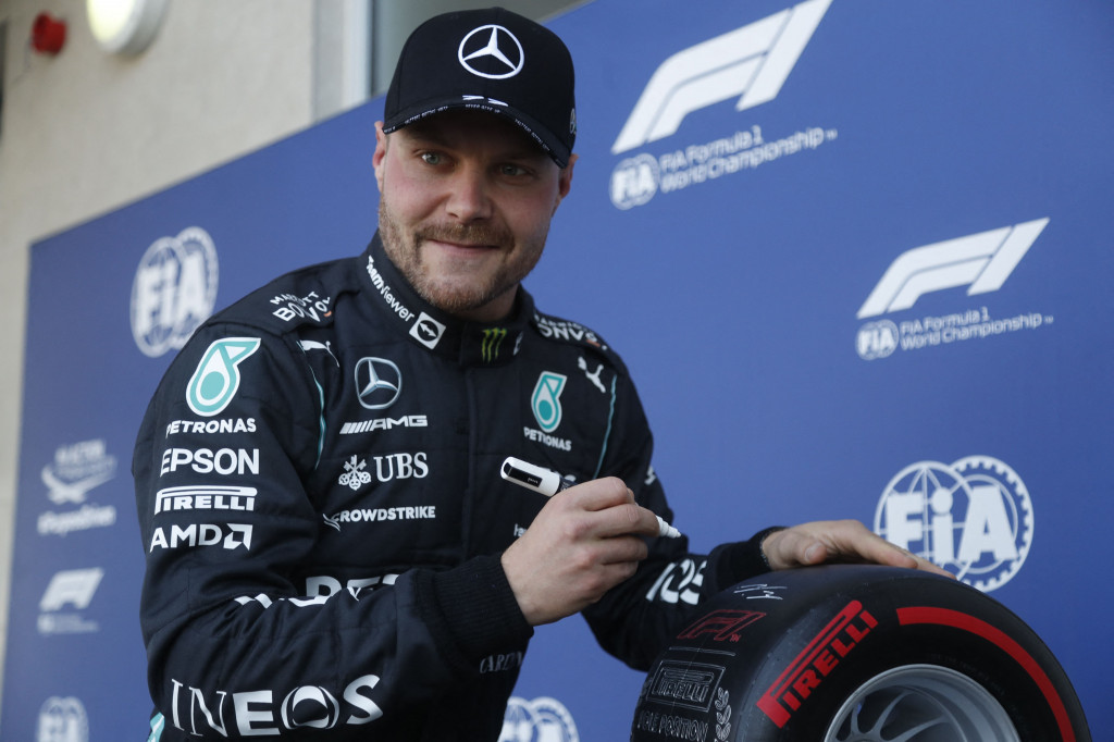 Bottas menutup kualifikasi dengan status pebalap tercepat dengan torehan waktu 1 menit 15,875 detik.