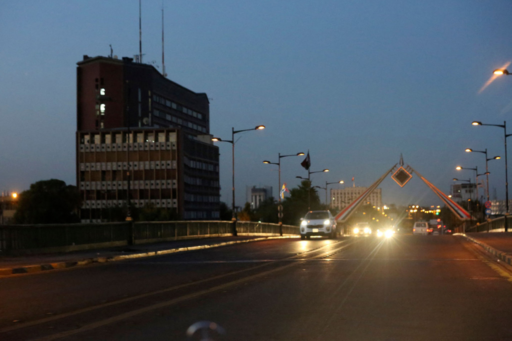 Zona Hijau adalah distrik keamanan tinggi di mana kedutaan AS dan gedung-gedung pemerintah Irak berada, termasuk komisi pemilihan.