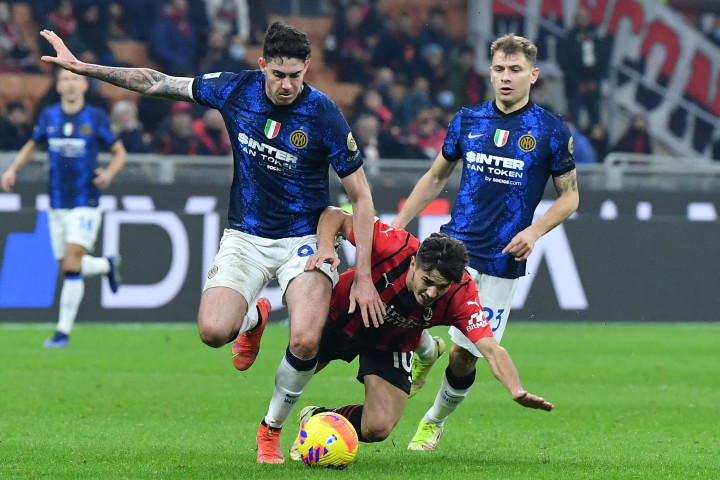 Derby antara AC Milan Vs Inter Milan berakhir imbang 1-1. 