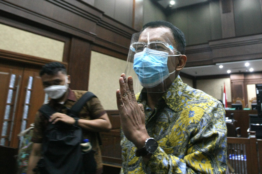 Diketahui dalam perkara ini Angin dan Dadan didakwa menerima suap senilai total Rp 57 miliar.