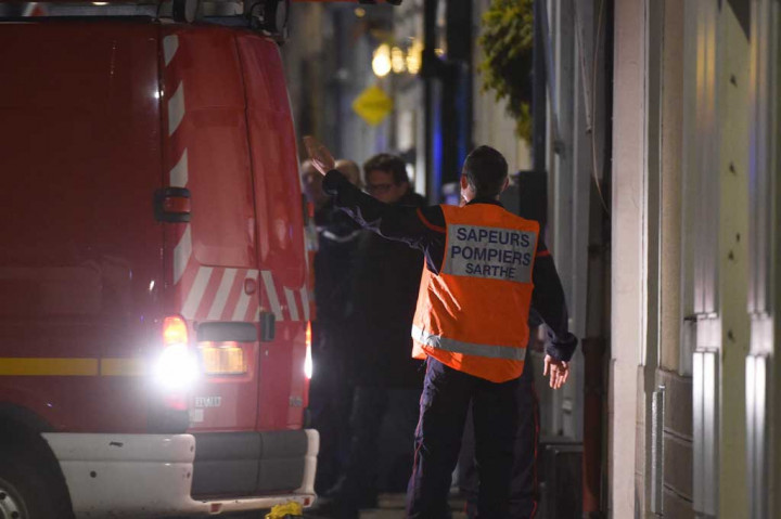 Tidak ada rincian lebih lanjut tentang keadaan remaja tersebut setelah ditemukan. Radio lokal France Bleu sebelumnya mengatakan bahwa telepon dan earphone - dengan bekas darah - telah ditemukan di daerah itu.