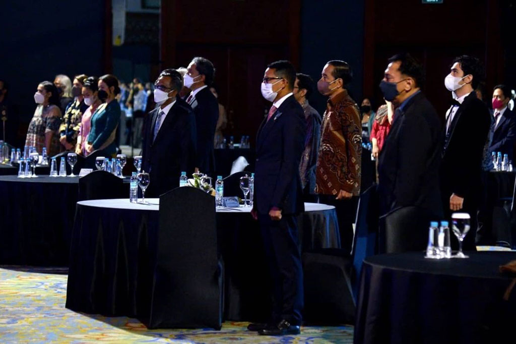 Presiden Jokowi menyatakan merasa bangga bahwa di masa pandemi industri film Indonesia meraih banyak prestasi gemilang di dunia film internasional, mengungguli negara-negara lain di Asia Tenggara. Presiden terkesan dengan kejelian para sineas Indonesia dalam mengambil cerita dari sudut pandang yang kadang tidak terpikirkan.