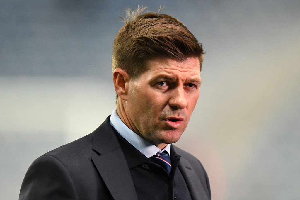 Aston Villa resmi menunjuk Steven Gerrard menjadi manajer baru menggantikan Dean Smith. Legenda Liverpool itu didatangkan dari klub Skotlandia, Rangers.
