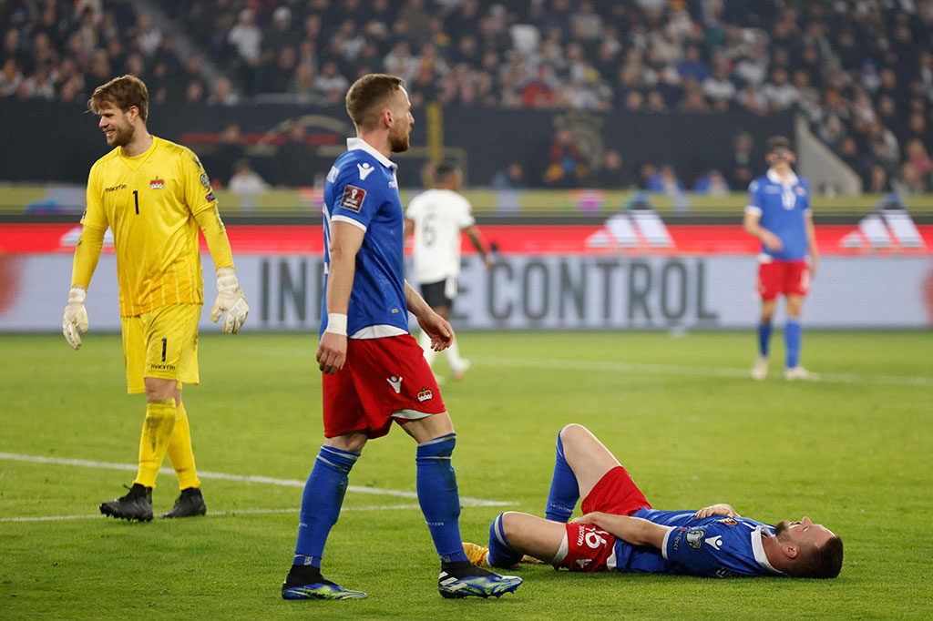 Kemenangan Jerman dilengkapi oleh gol bunuh diri lainnya yang dicetak Maximilian Goeppel saat ia berusaha menghalau umpan tarik berbahaya kiriman Baku semenit jelang bubaran normal.