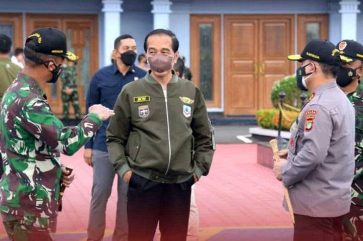 Presiden Joko Widodo pada Jumat, 12 November 2021, bertolak menuju Provinsi Nusa Tenggara Barat guna melakukan kunjungan kerja. Presiden diagendakan meresmikan Sirkuit Mandalika dan akan menjajalnya langsung dengan motor balap pribadinya.
