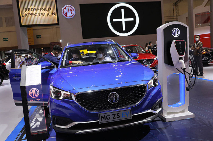 Morris Garage (MG) memperkenalkan station wagon listrik pertamanya MG 5 EV wagon listrik pertamanya yang diklaim memiliki daya tempuh hingga 380 km dalam kondisi daya baterai penuh. Mobil itu menggunakan motor listrik permanent magnet synchronous dengan penggunaan rotary gear selector pada konsol tengahnya. Kapasitas bagasi MG 5 EV mampu memuat hingga 1.456 liter. 