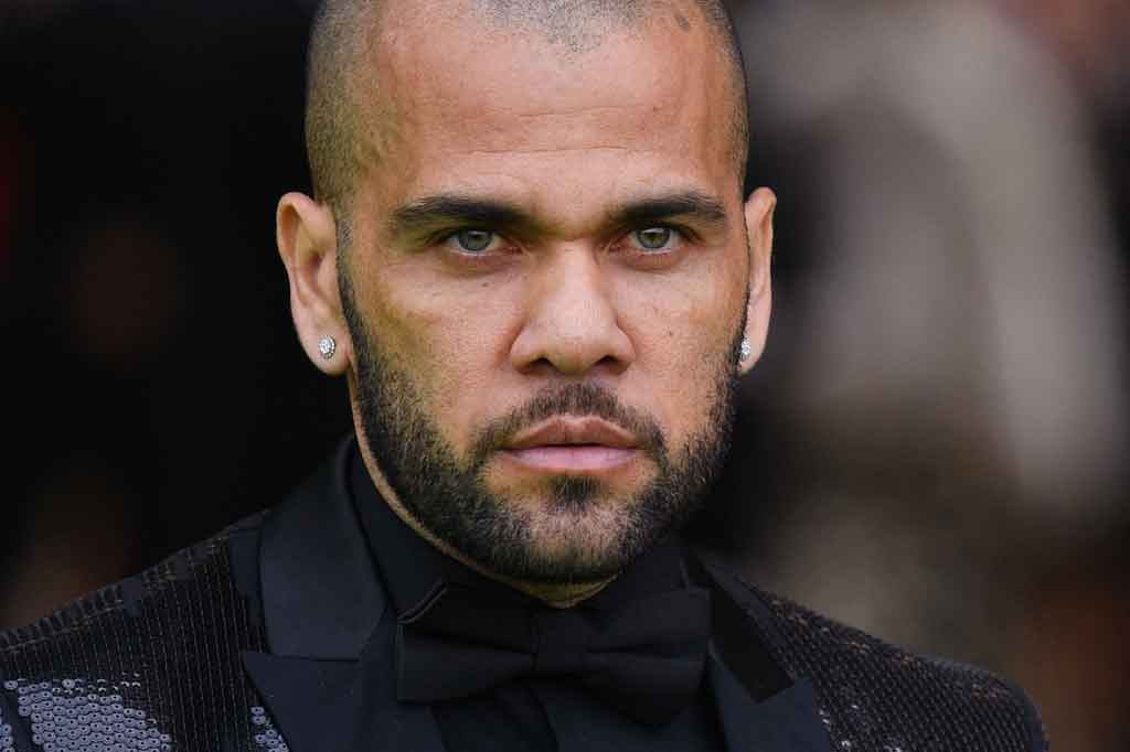 Dani Alves telah resmi kembali berseragam Barcelona setelah didatangkan sebagai pemain bebas transfer hingga sisa musim ini, ungkap klub Liga Spanyol tersebut dalam sebuah pengumuman.