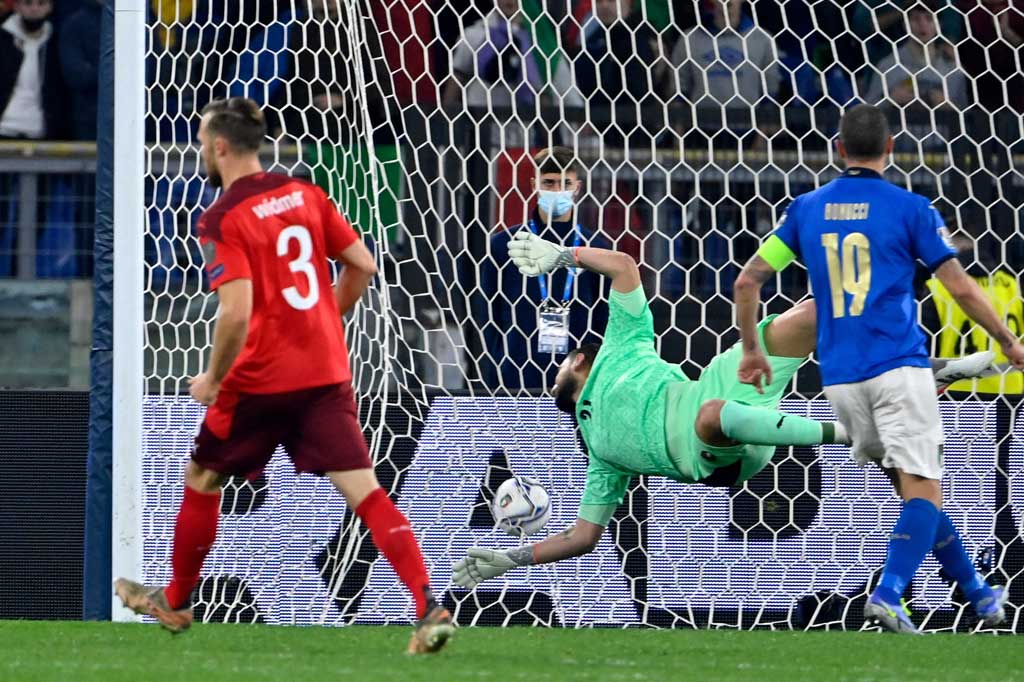 Swiss mengawali pertandingan dengan baik dan memimpin lebih dulu lewat sepakan Silvan Widmer menyelesaikan umpan silang Renato Steffen pada menit ke-11.