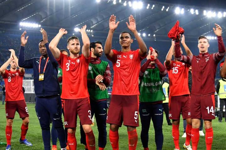 Hasil imbang membuat Italia masih memuncaki klasemen sementara Grup C dengan mengoleksi 15 poin, unggul selisih gol atas Swiss yang ada di peringkat kedua.