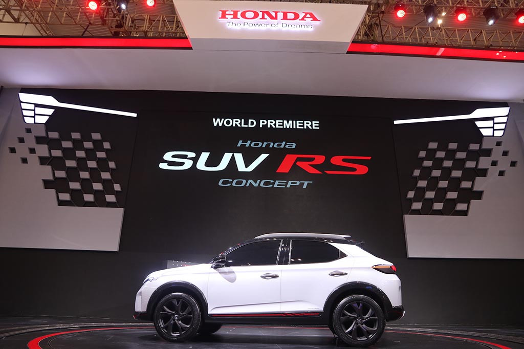 Keberadaan mobil ini juga menjadi penanda varian RS pada sebuah model SUV. Logo RS diterapkan untuk varian produknya yang mempunyai karakter yang lebih sporty.