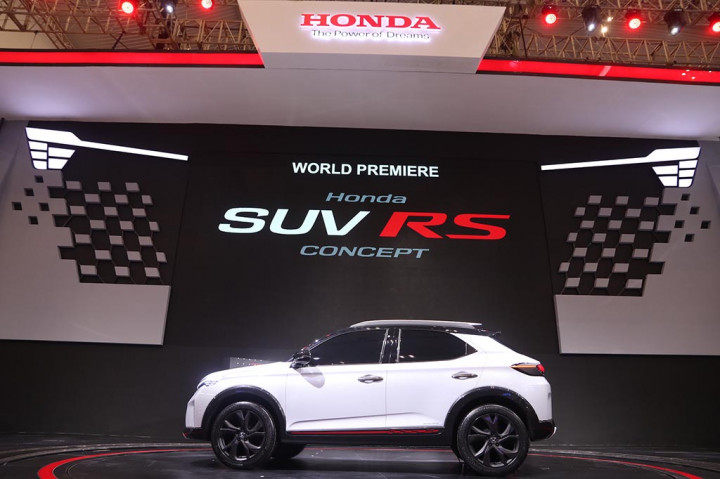 Keberadaan mobil ini juga menjadi penanda varian RS pada sebuah model SUV. Logo RS diterapkan untuk varian produknya yang mempunyai karakter yang lebih sporty.