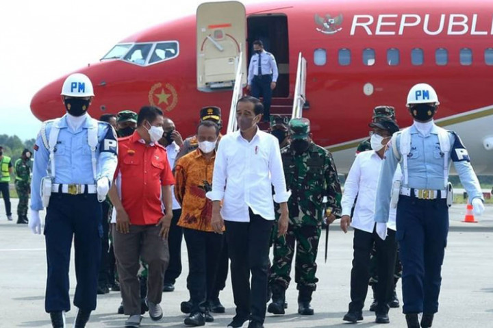 Malam harinya, Jokowi akan secara resmi menutup Peparnas XVI Papua, yang digelar di Stadion Mandala, Kota Jayapura.