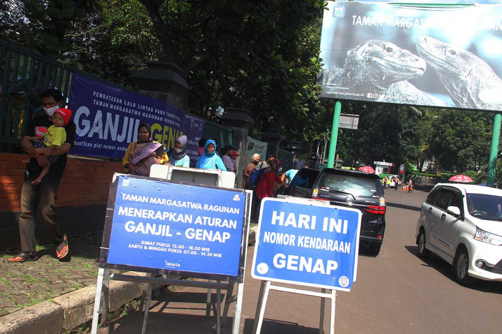 Pemberlakuan ganjil genap diterapkan setiap hari Jumat, Sabtu, dan Minggu, aparat-aparat terkait akan memberikan atau men-screening di pintu masuk mulai mulai pukul 12.00 hingga pukul 18.00 WIB pada hari Jumat. 