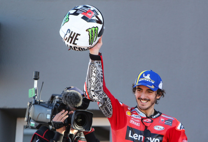 Dengan tambahan 25 poin ini, Bagnaia mampu mengumpulkan 252 angka di klasemen MotoGP 2021. 