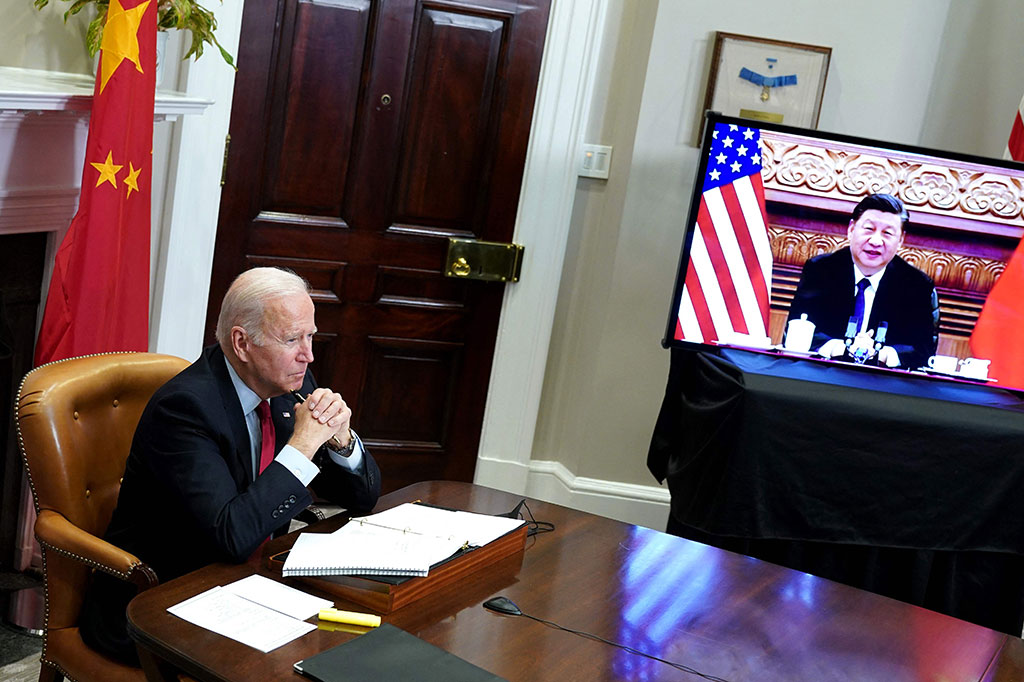 Sementara Xi mengatakan dirinya senang bertemu lagi dengan Biden, yang ia sebut sebagai 'teman lama'. Xi juga mengatakan AS dan Tiongkok harus meningkatkan komunikasi dan kerja sama untuk menyelesaikan banyak masalah yang dihadapi kedua negara.