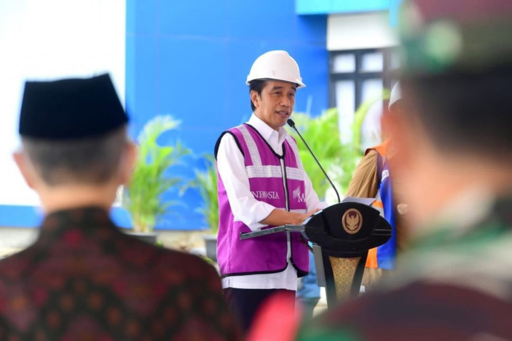 “Ini kemudahan konektivitas ini merupakan, sekali lagi, faktor penting untuk mendorong pertumbuhan ekonomi daerah. Saya yakin ini akan menjadi pengungkit bagi pertumbuhan ekonomi di Provinsi Banten, khususnya terutama di sekitar jalan tol ini, yaitu Kabupaten Lebak dan Kabupaten Pandeglang,” ujarnya.