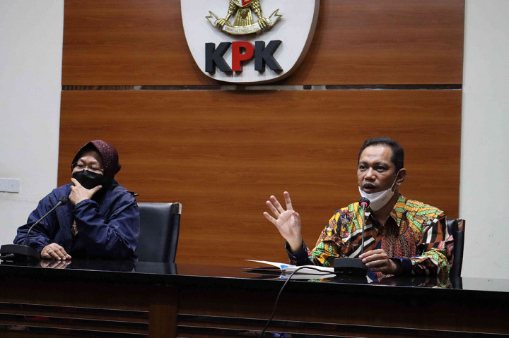 Kedatangan Risma dan jajarannya ke KPK untuk mengikuti program Penguatan Antikorupsi Penyelenggara Negara Berintegritas (PAKU Integritas) terhadap pejabat di Kementerian Sosial.