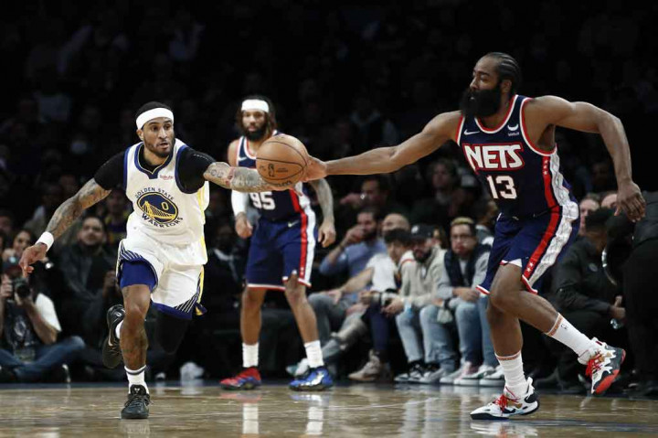 James Harden mencetak 24 poin untuk Brooklyn yang gagal dalam 17 dari 22 lemparan pada kuarter ketiga dan total efektivitas lemparan 38,6 persen. 