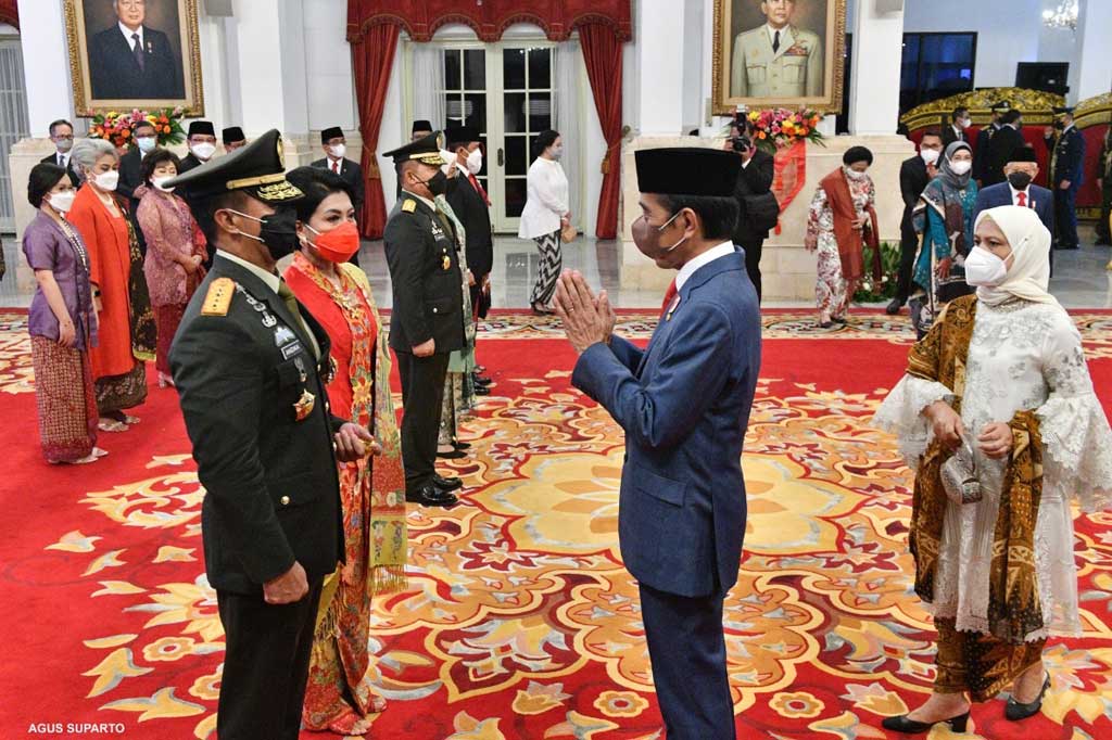 Hadir dalam acara pelantikan tersebut, antara lain Ibu Negara Iriani Jokowi, Wakil Presiden Ma'ruf Amin, presiden ke-5 RI Megawati Soekarnoputri, dan mantan Panglima TNI Marsekal Hadi Tjahjanto.