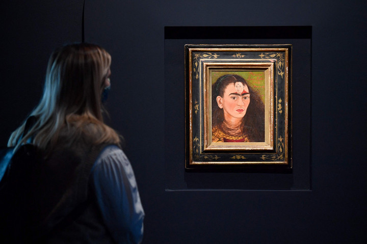 Ini merupakan rekor harga untuk sebuah karya seniman ikonik Meksiko.