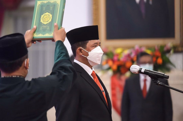 Dengan pelantikan ini, maka Mayjen Suharyanto resmi menggantikan Letjen Ganip Warsito yang telah memasuki masa purnatugas.