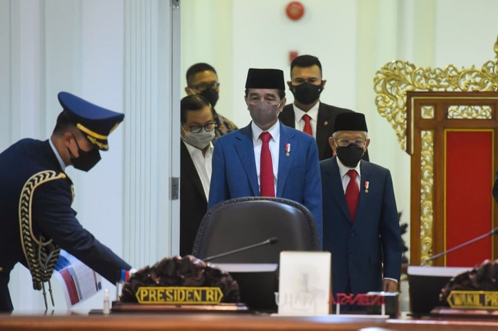 Presiden RI Joko Widodo (Jokowi) memimpin Sidang Kabinet Paripurna yang membahas mengenai Anggaran Pendapatan dan Belanja Negara (APBN) Tahun 2022, di Kantor Presiden, Jakarta.