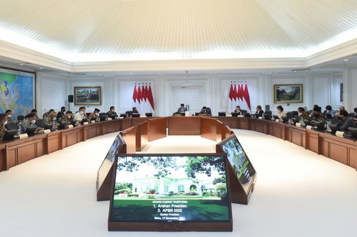 Dalam pengantarnya Presiden Jokowi menekankan lima hal terkait perkembangan ekonomi nasional. Salah satunya percepatan realisasi APBN dan Anggaran Pendapatan dan Belanja Daerah (APBD).
