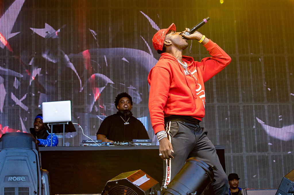 Lahir di Chicago dan dibesarkan oleh neneknya di Memphis, Young Dolph, sebagai kakak tertua dari saudara-saudaranya, belajar mandiri sejak dini. Orang tuanya kecanduan crack, dan pilihannya untuk menghasilkan uang di lingkungan yang dilanda kekerasan dan kemiskinan terbatas pada berburu.