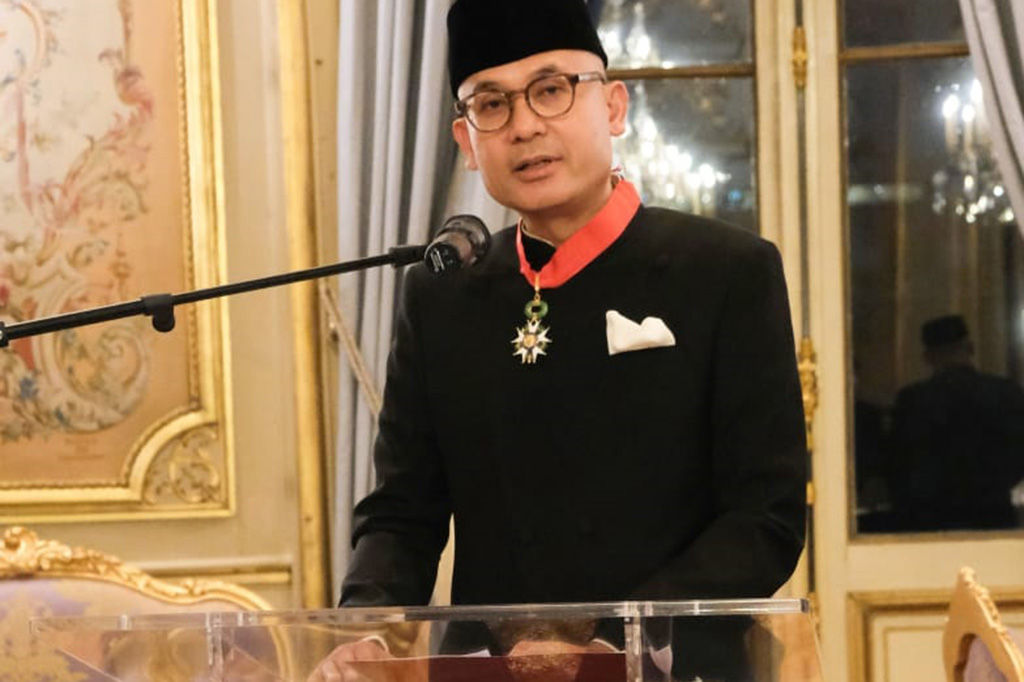 Dalam sambutannya saat menerima penghargaan tersebut, Dubes Tata menyampaikan bahwa berbagai kemajuan yang telah dicapai dalam hubungan Indonesia-Prancis, tidak lepas dari keberhasilan kedua negara untuk secara kreatif menjembatani perbedaan posisi dan prioritas untuk memajukan kepentingan bersama. “Kita berhasil bekerja beyond business as usual dalam memajukan hubungan bilateral”, kata Dubes Tata di hadapan puluhan tamu undangan.  