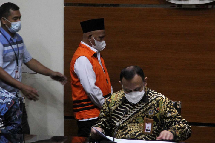 Ketua KPK Firli Bahuri mengelar jumpa pers terkait penahanan Bupati Hulu Sungai Utara (HSU) Kalimantan Selatan (2017-2022) Abdul Wahid di Gedung KPK Merah Putih, Jakarta, Kamis, 18 November 2021.