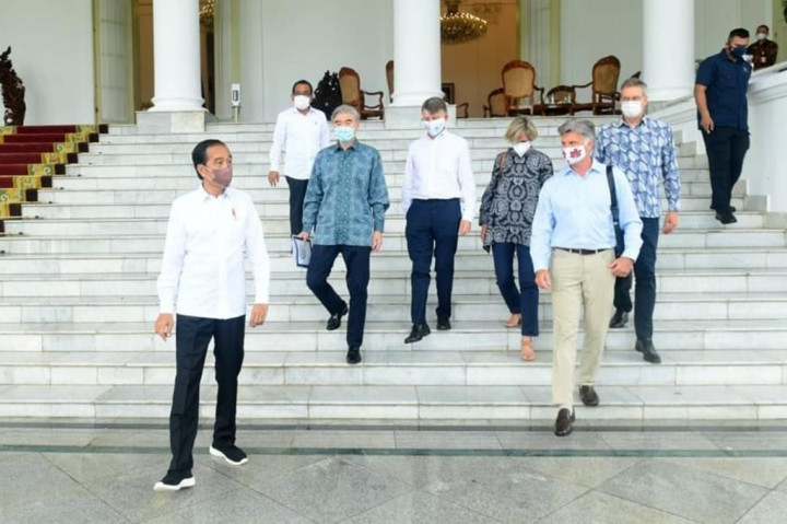 Presiden Jokowi bertolak dari Istana Kepresidenan Bogor dengan menggunakan rangkaian kendaraan sekitar pukul 08.00 WIB.