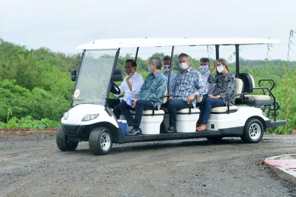 Pusat Sumber Benih dan Persemaian Rumpin berdiri di atas lahan seluas 159,58 hektare yang terdiri atas zona perbenihan, zona kelola masyarakat, zona diklat, dan zona koridor pengembangan usaha dengan kapasitas produksi sekitar 16 juta bibit.