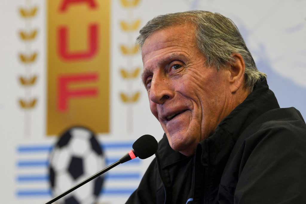 Kekalahan 0-3 dari Bolivia Selasa lalu adalah yang keempat berturut-turut yang membuat mereka menduduki urutan ketujuh klasemen kualifikasi Amerika Selatan untuk putaran final Qatar 2022. Itu artinya mereka satu poin di belakang Kolombia yang saat ini menempati urutan terakhir dari zona ini.