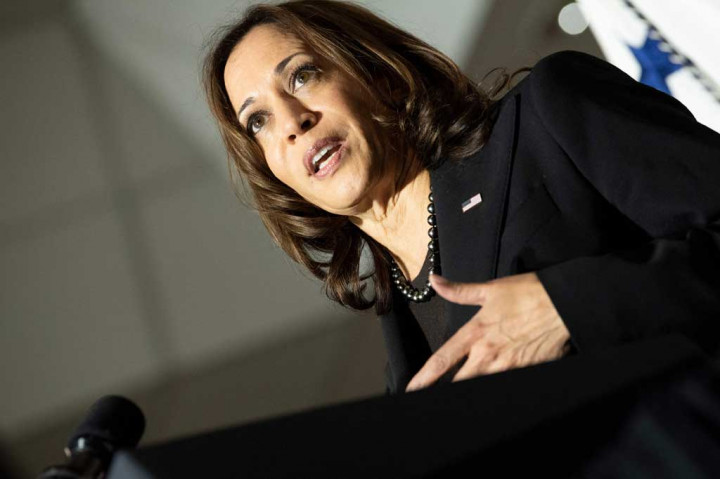 Wakil Presiden AS Kamala Harris berbicara di aula serikat 189 Plumbers and Pipefitters Local pada Kamis, 19 November 2021 waktu setempat, di Columbus, Ohio, untuk mempromosikan Undang-Undang Infrastruktur Bipartisan.