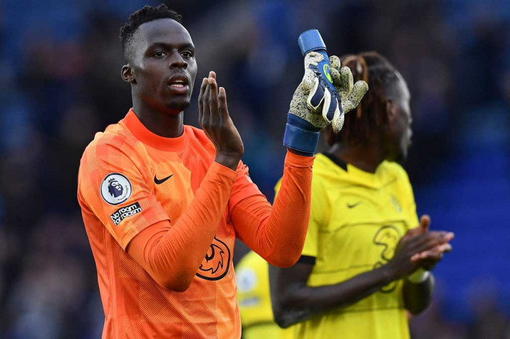 Kemenangan tersebut mengukuhkan posisi Chelsea di puncak klasemen dengan koleksi 29 poin, sedangkan Leicester yang gagal menambah raihan 15 poin tertahan di urutan ke-12.