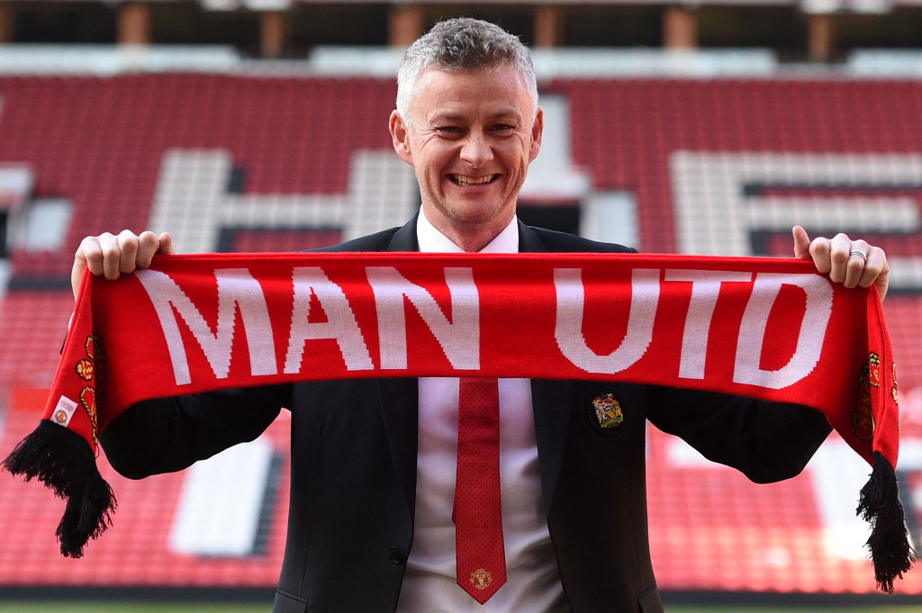 Manchester United dalam rilis resminya juga menyatakan jika mereka akan selalu menerima Solskjaer di Old Trafford sebagai bagian dari keluarga besar Setan Merah.